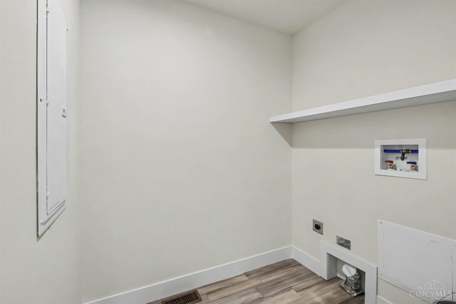 1724 Commissioners Way Property Photo 27