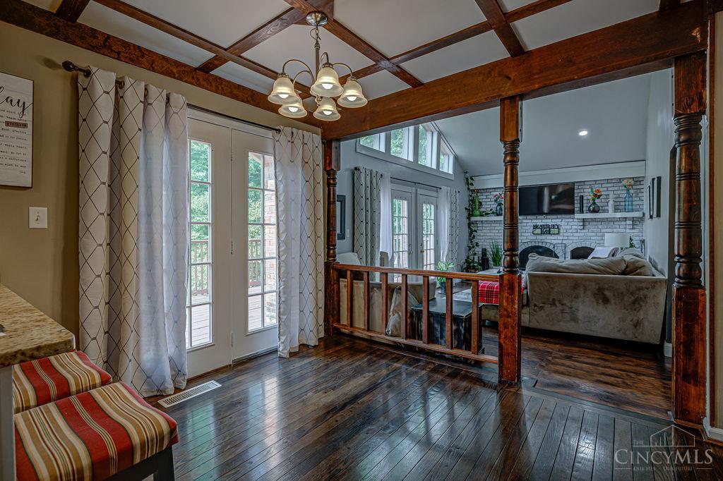 7885 Oak Leaf Circle Property Photo 7