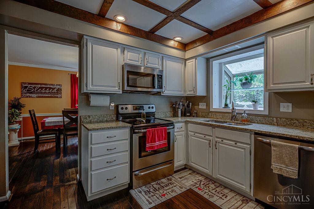 7885 Oak Leaf Circle Property Photo 12
