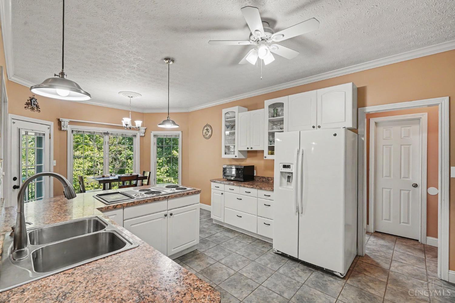 7833 Gardner Road Property Photo 6