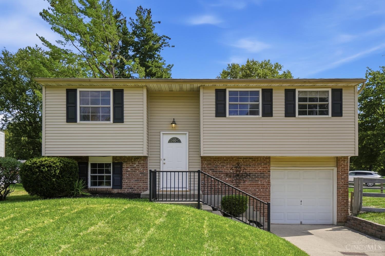5876 Whippoorwill Hollow Drive Property Photo 1