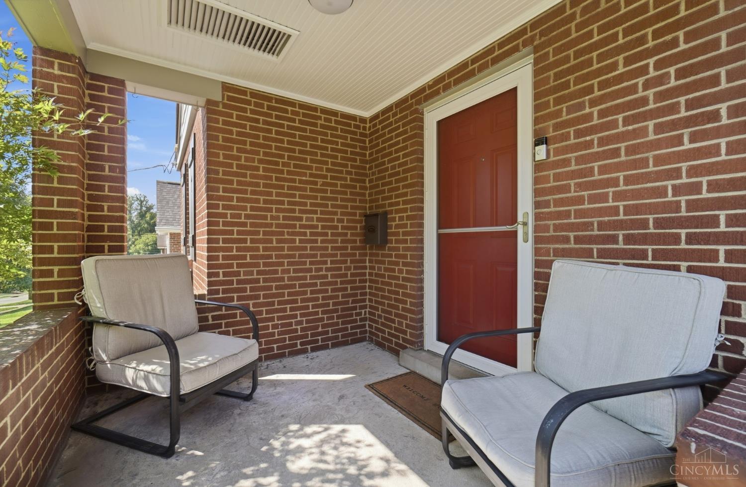 4133 Club View Drive Property Photo 5