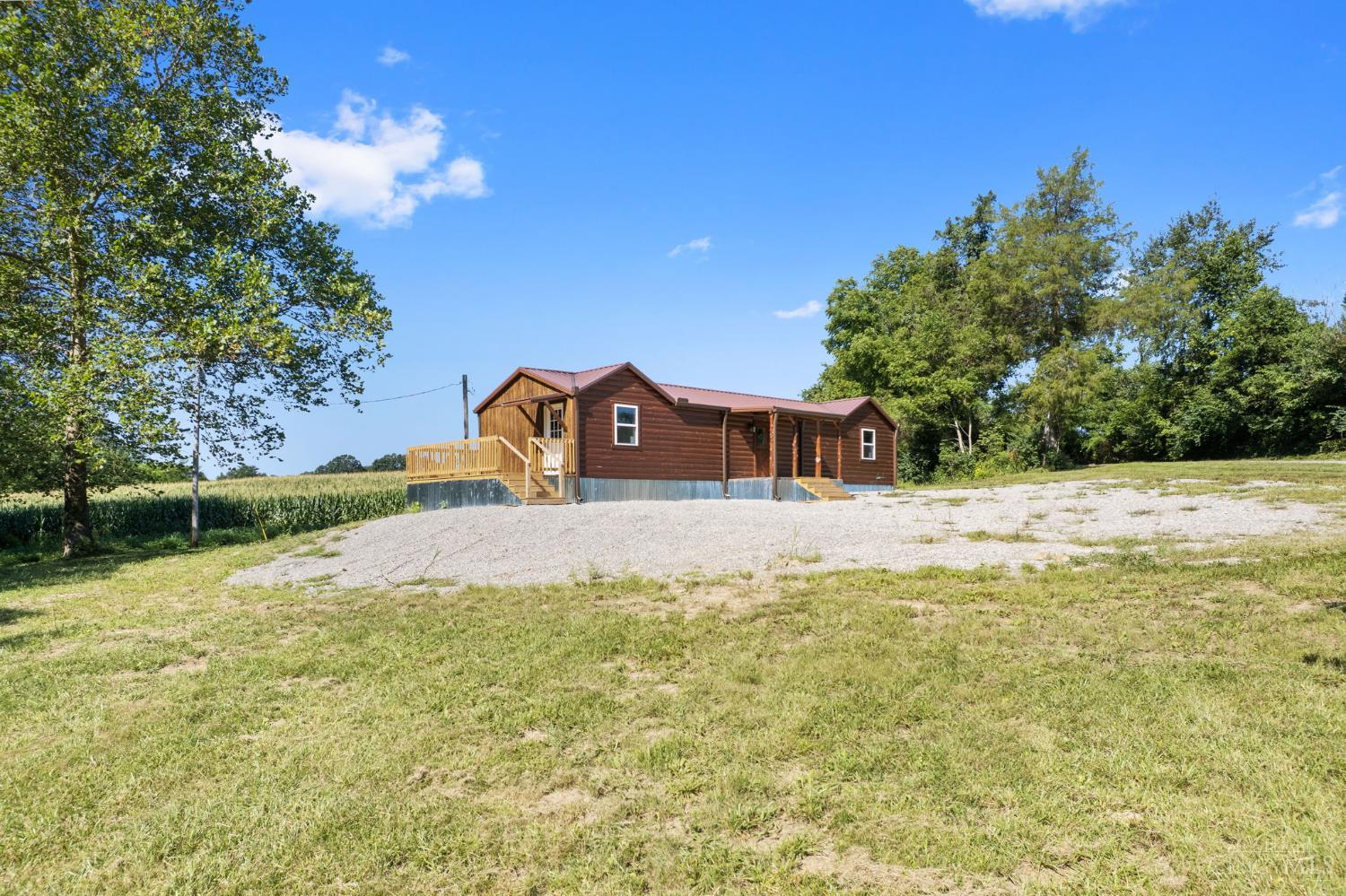 573 Hackleshin Road Property Photo 5