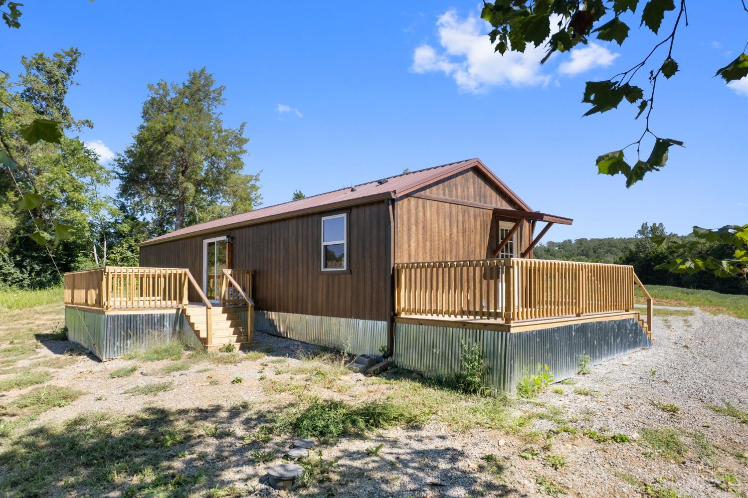 573 Hackleshin Road Property Photo 6