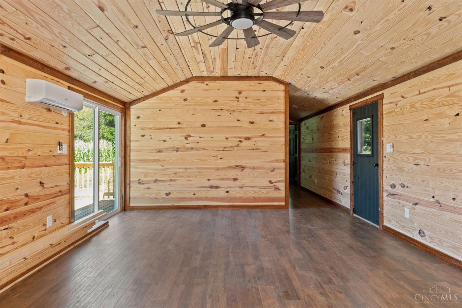 573 Hackleshin Road Property Photo 15