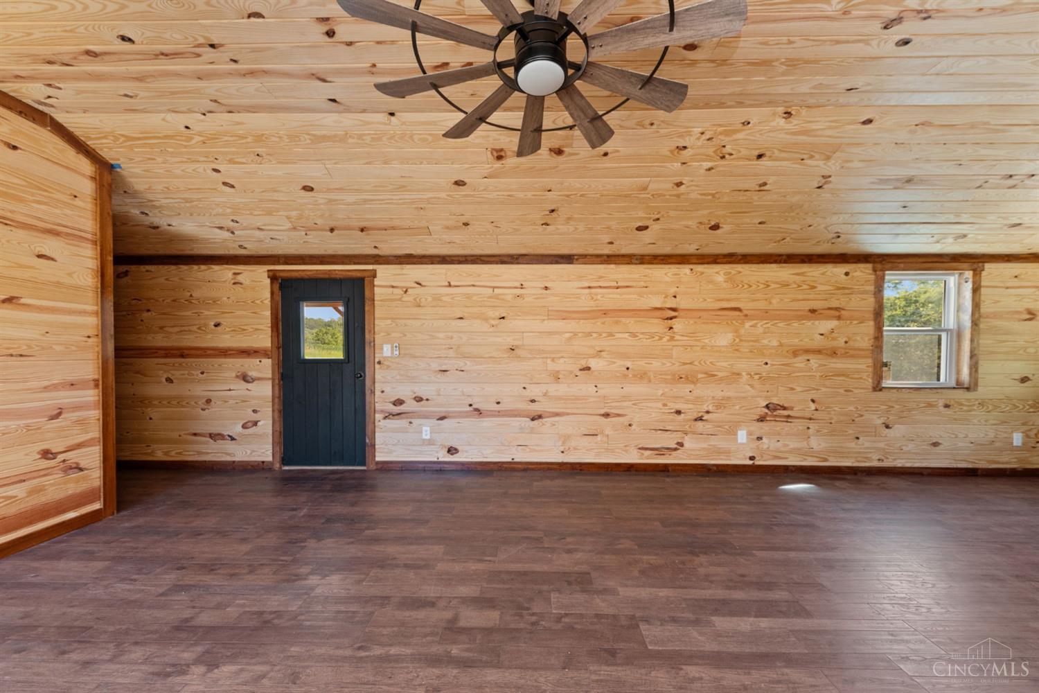 573 Hackleshin Road Property Photo 16