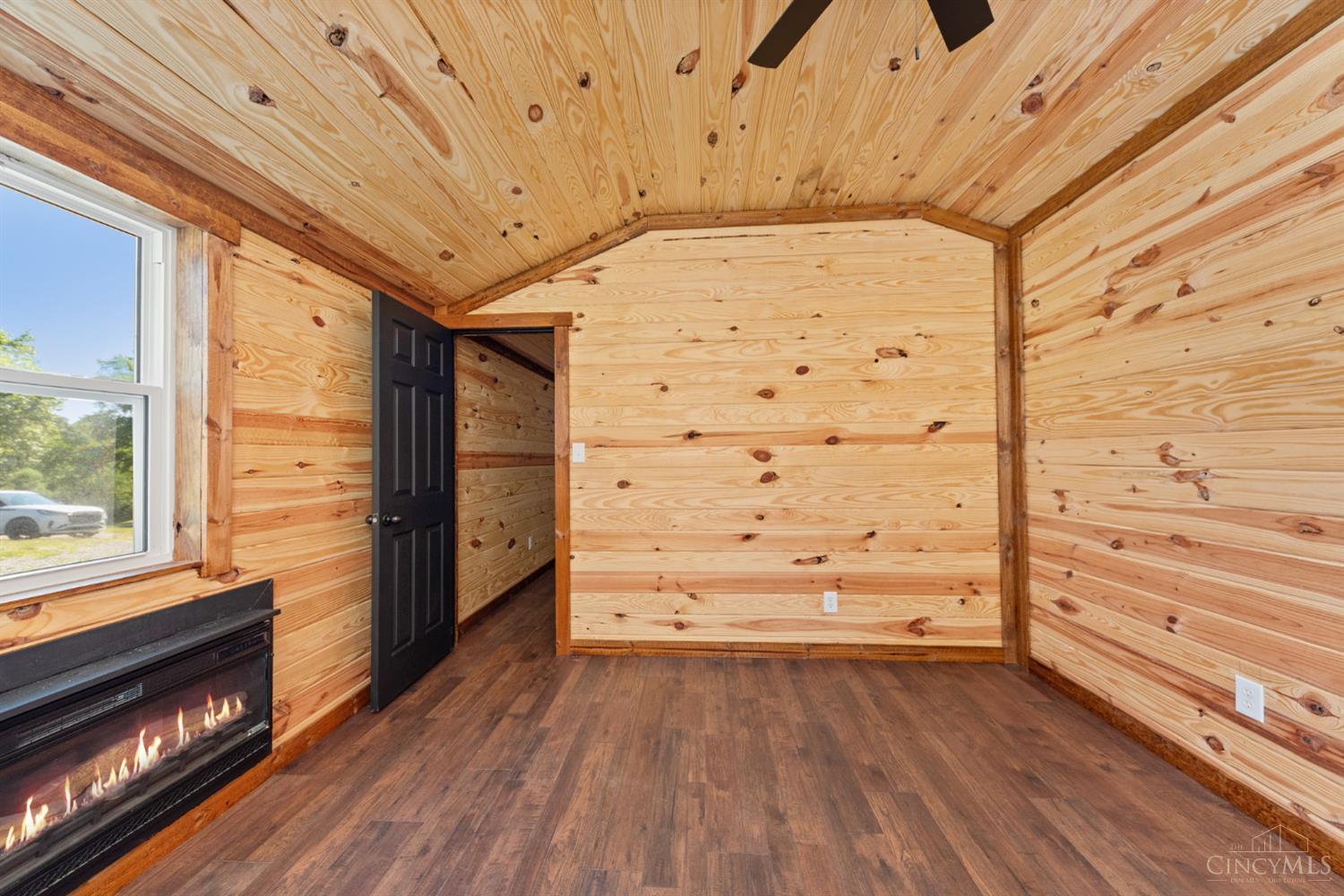 573 Hackleshin Road Property Photo 17