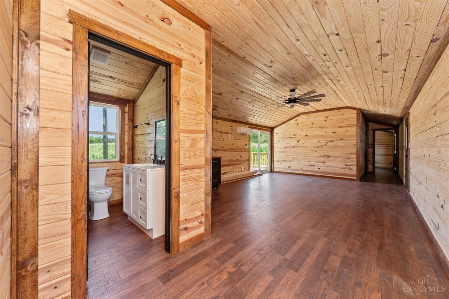 573 Hackleshin Road Property Photo 22