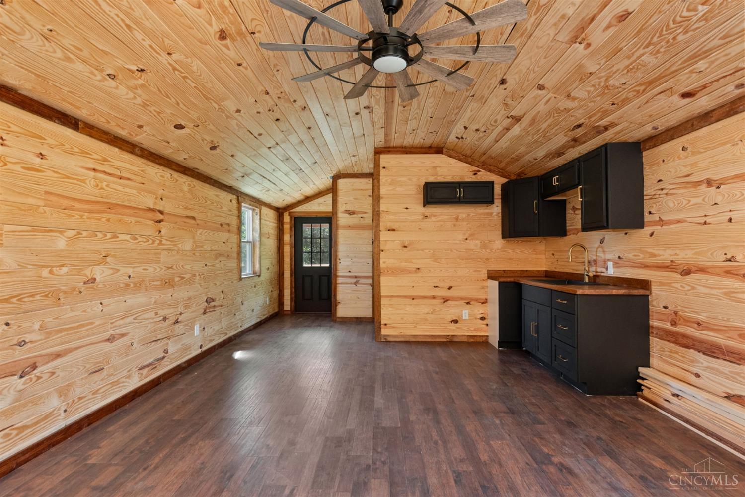 573 Hackleshin Road Property Photo 24