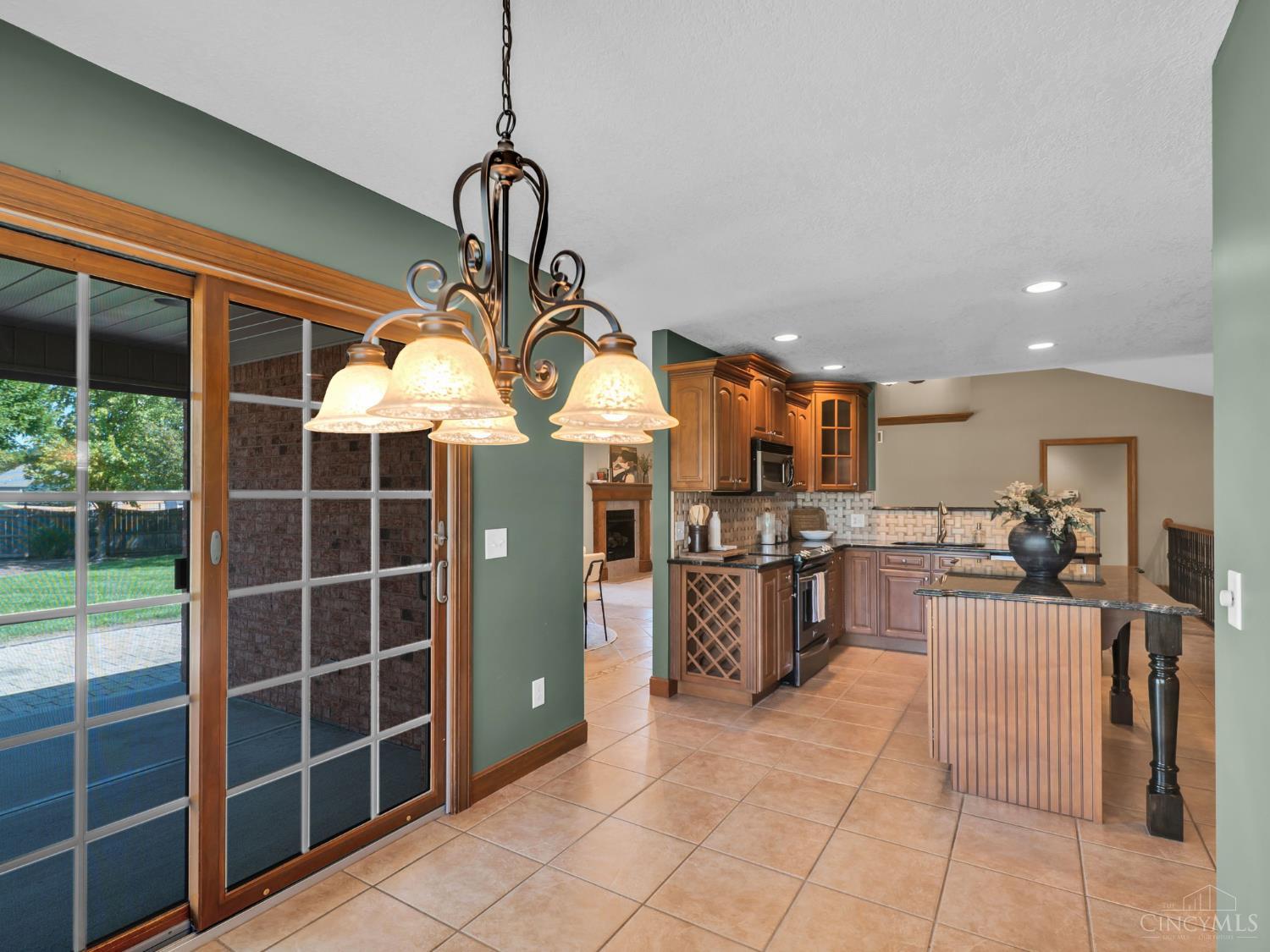 382 Sunset Drive Property Photo 18