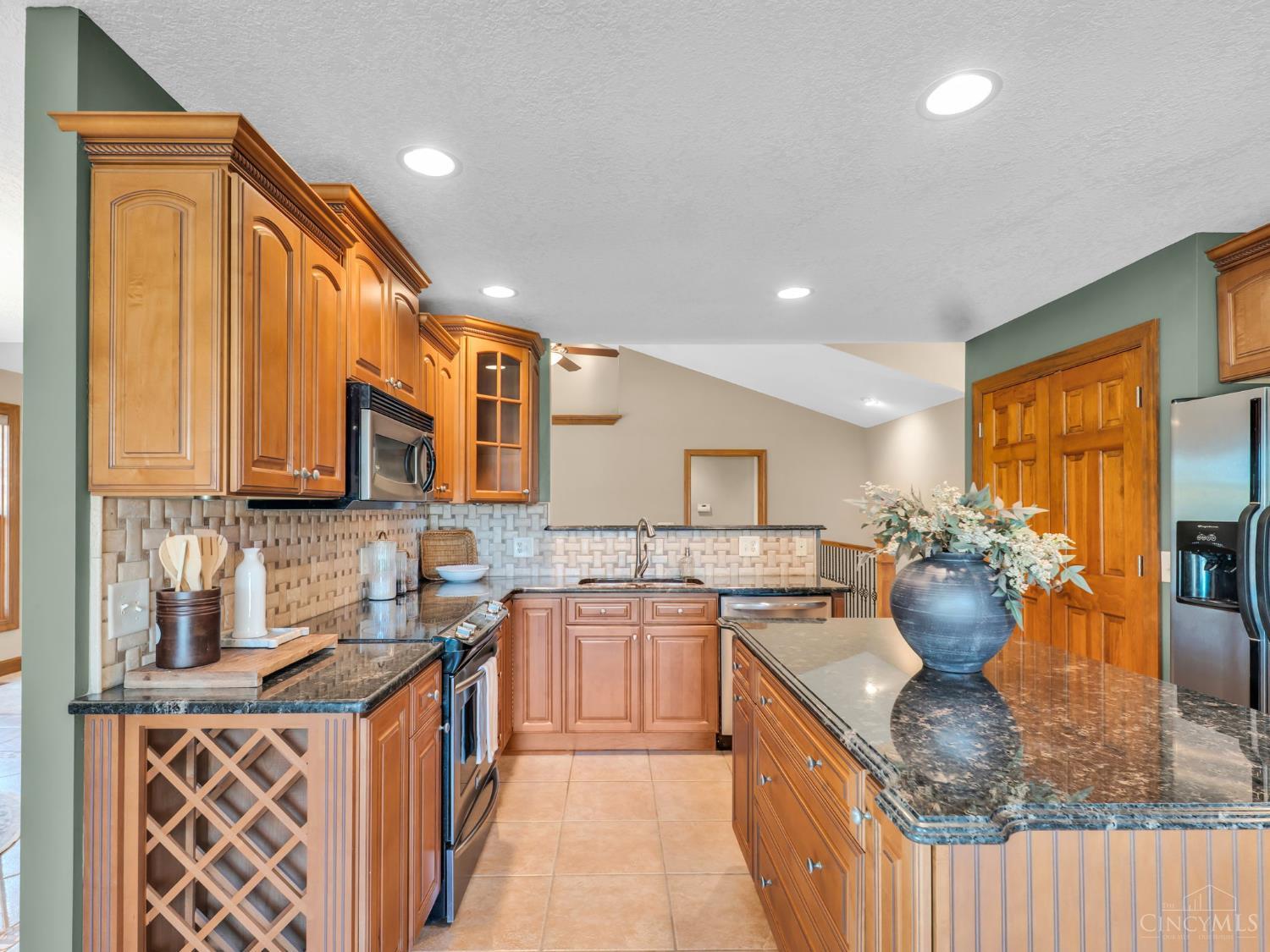 382 Sunset Drive Property Photo 21