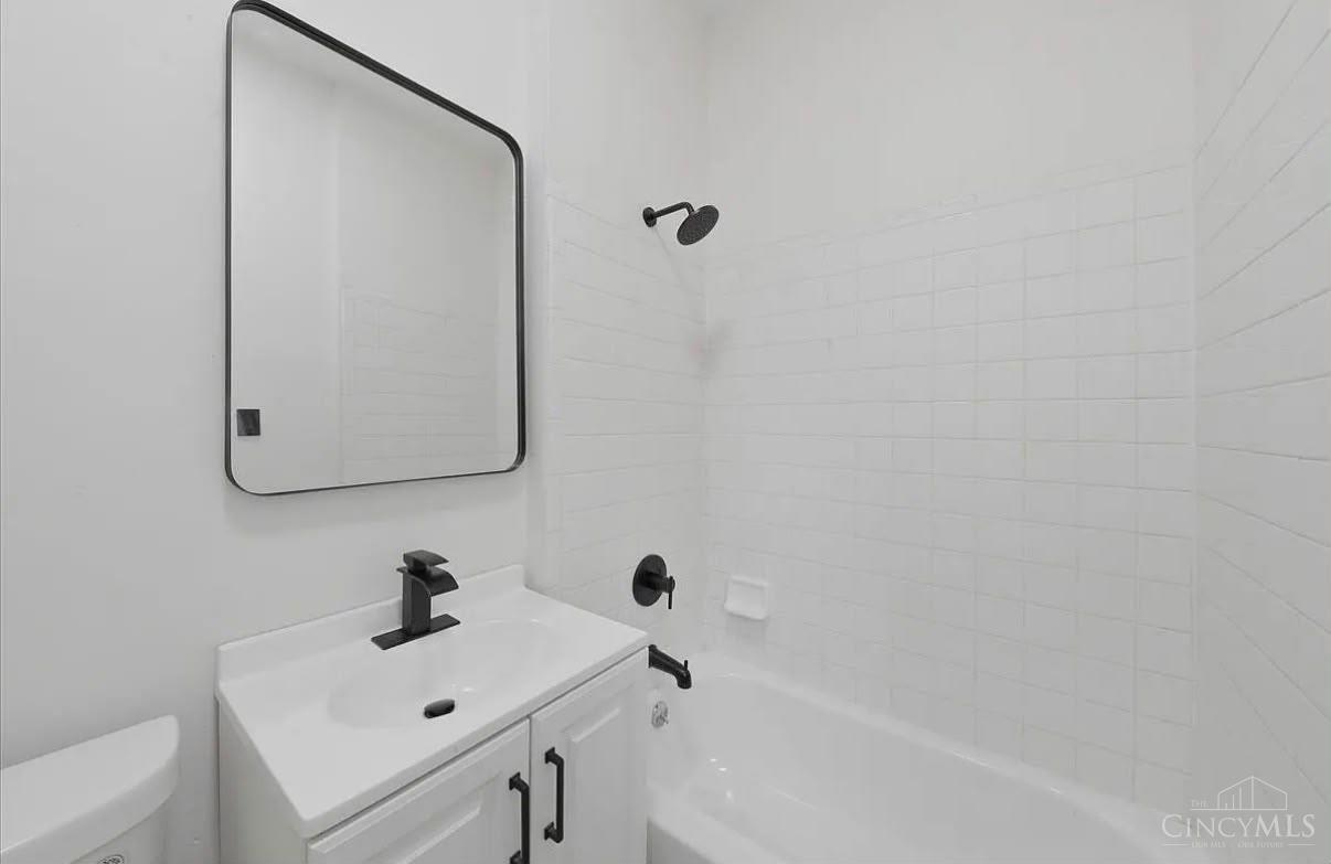 2502 Halstead Street Property Photo 2