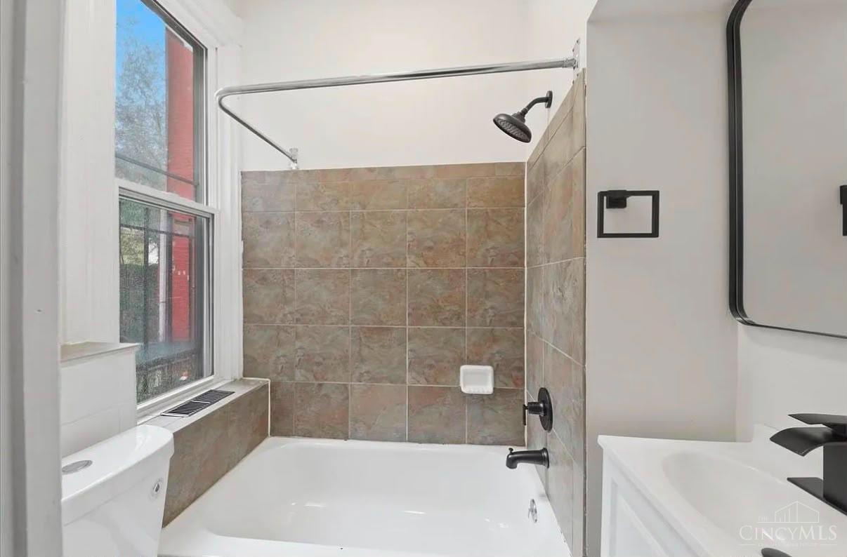2502 Halstead Street Property Photo 11
