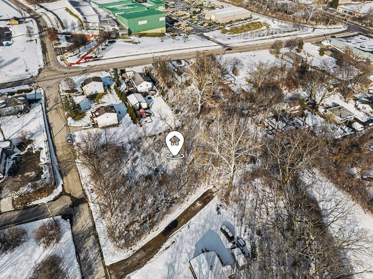 E Leslie Avenue Property Photo 1