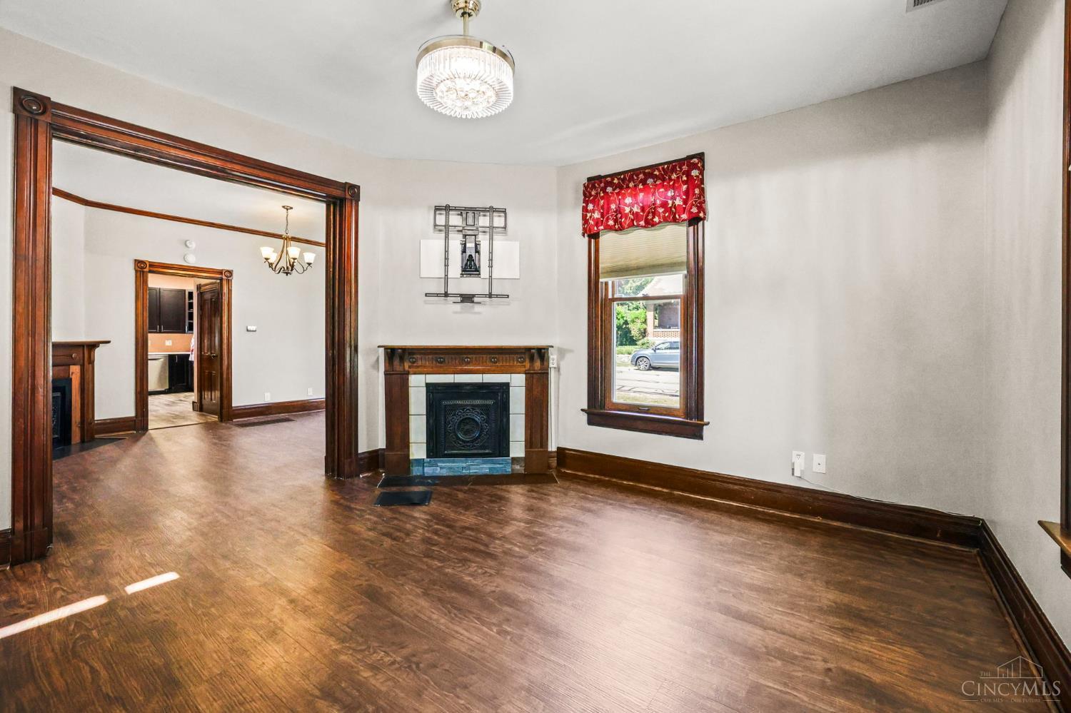 413 First Avenue Property Photo 12