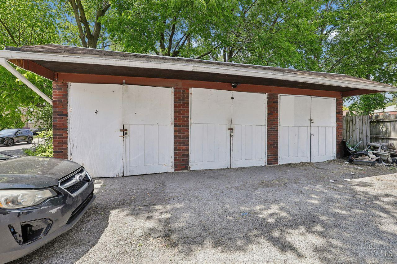 4829 Reading Road Property Photo 8