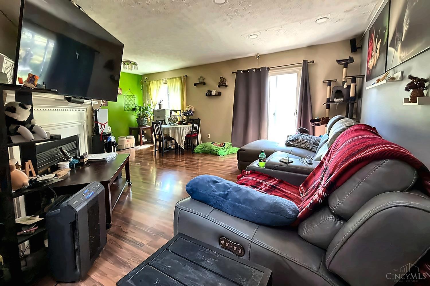 5391 Dickens Drive Property Photo 6