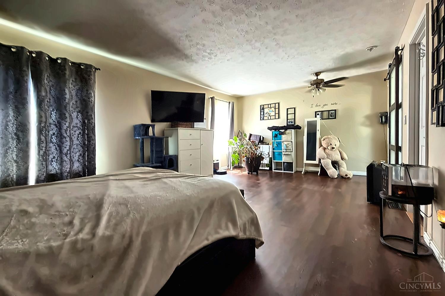 5391 Dickens Drive Property Photo 10