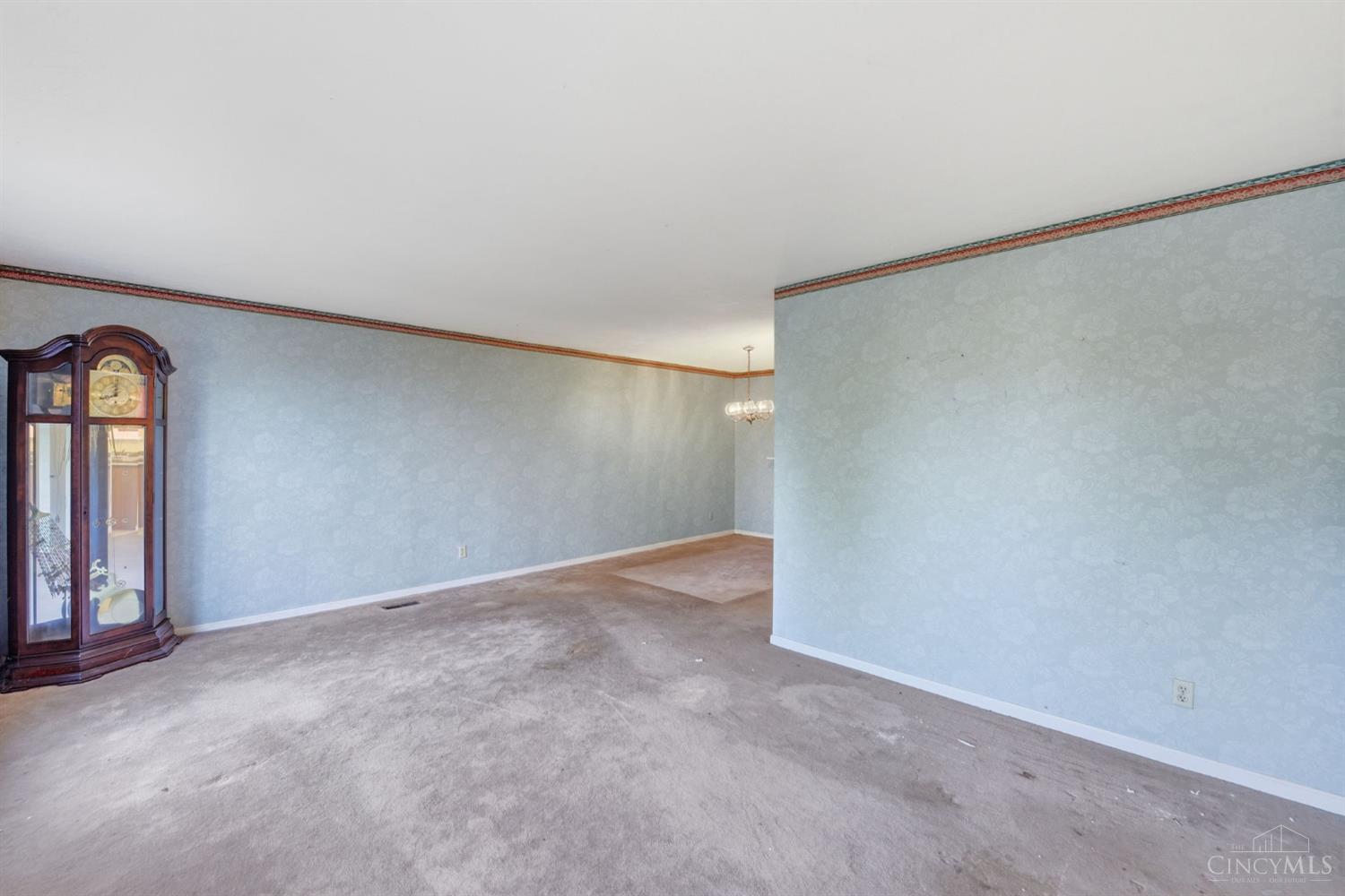 6200 Benzing Drive Property Photo 6