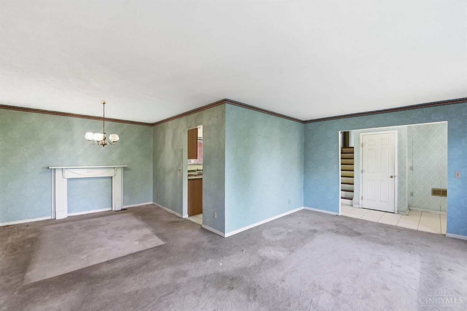 6200 Benzing Drive Property Photo 9