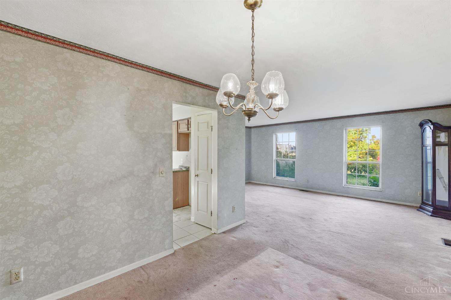 6200 Benzing Drive Property Photo 11
