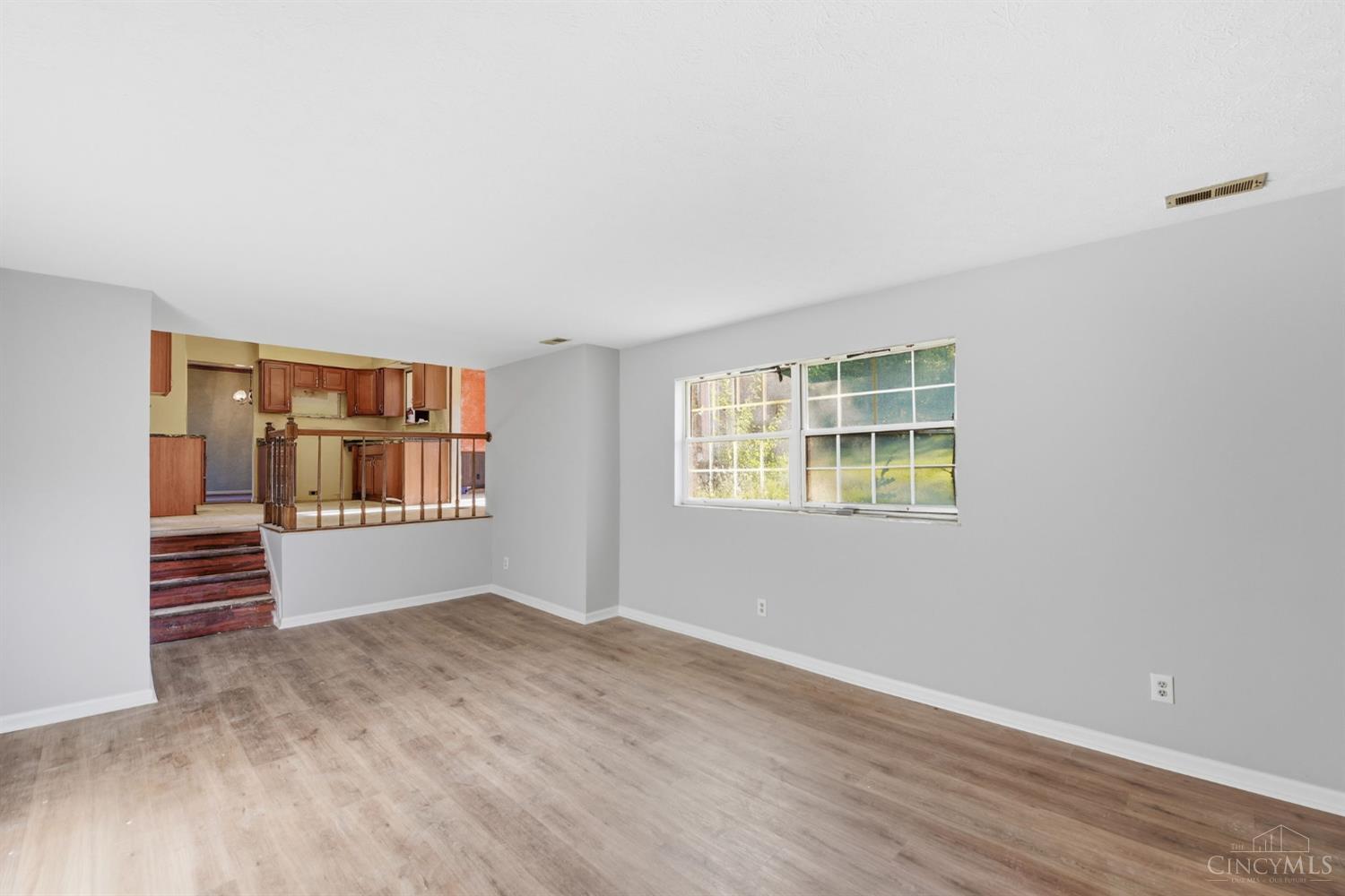 6200 Benzing Drive Property Photo 14
