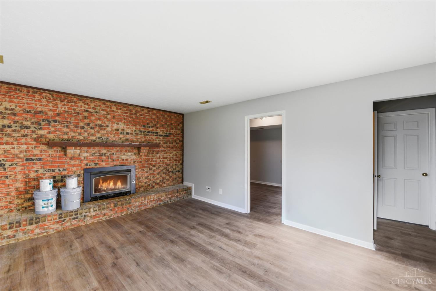 6200 Benzing Drive Property Photo 15