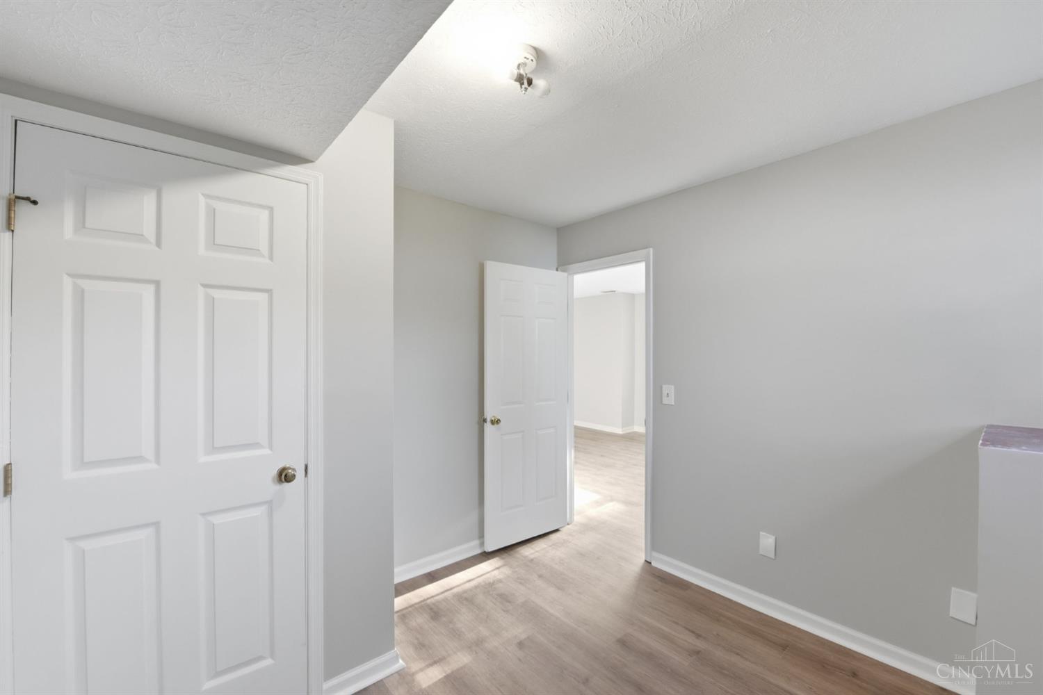 6200 Benzing Drive Property Photo 16