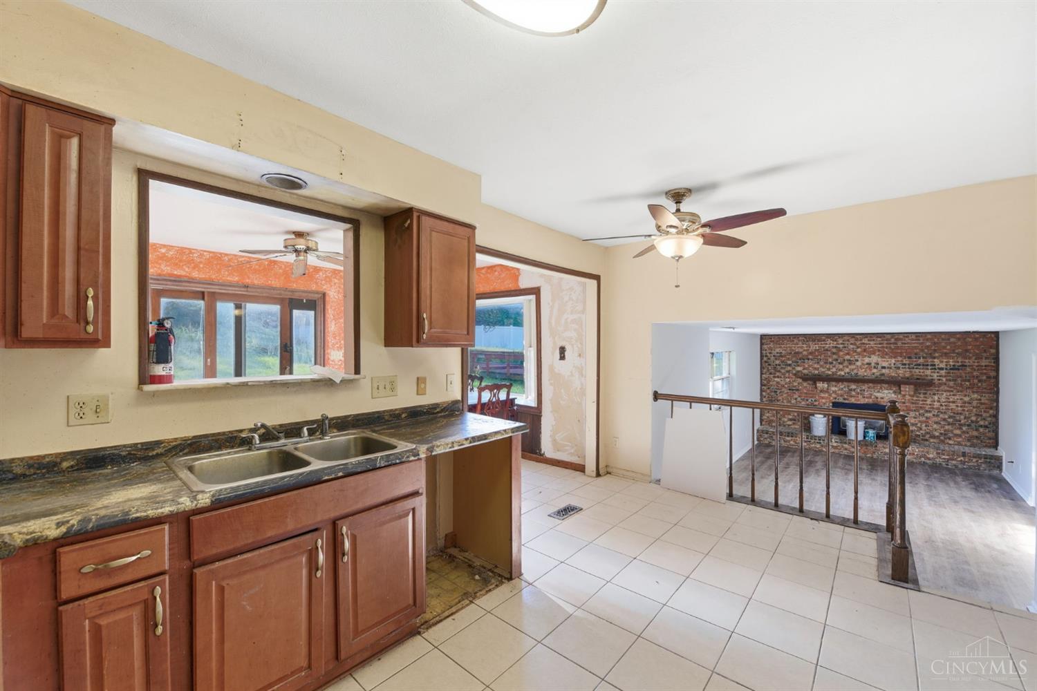 6200 Benzing Drive Property Photo 19