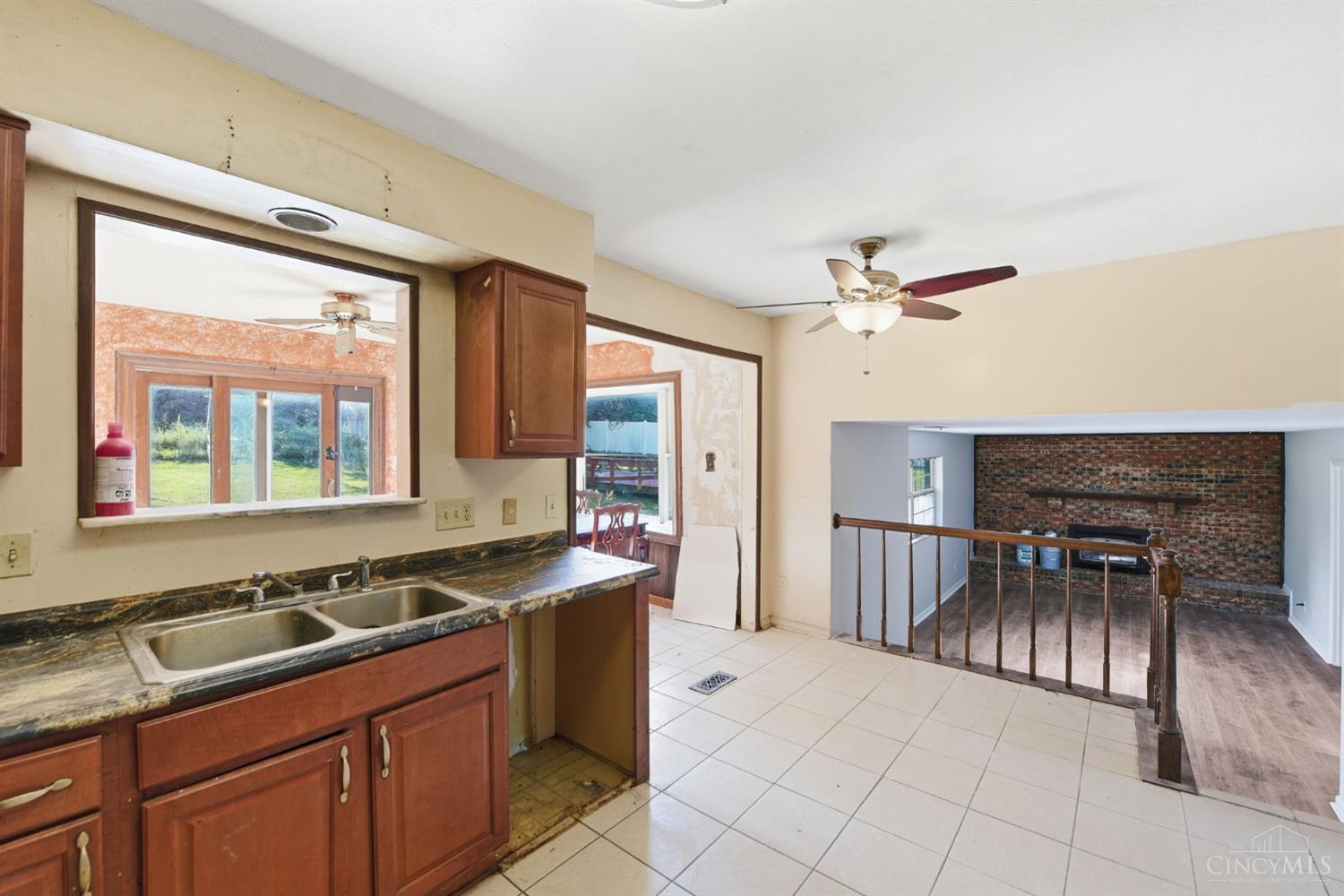 6200 Benzing Drive Property Photo 20