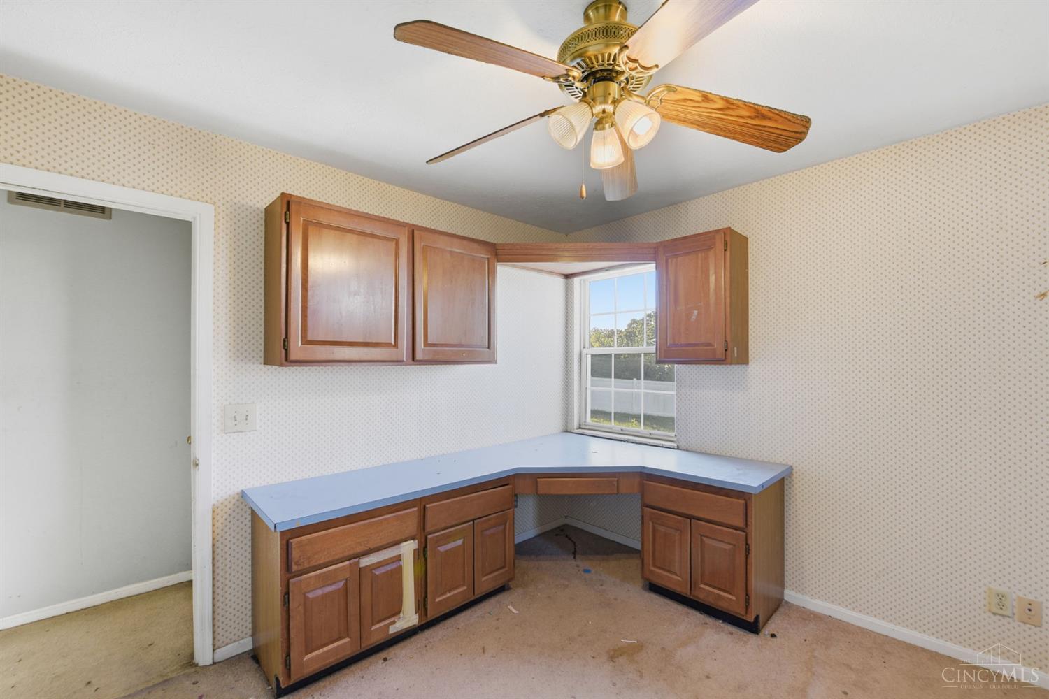 6200 Benzing Drive Property Photo 34
