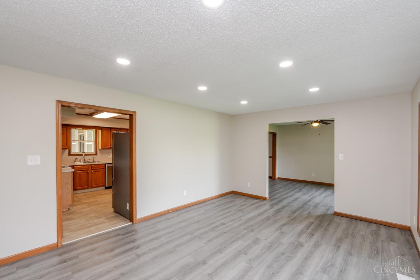 23 Lakengren Drive Property Photo 3