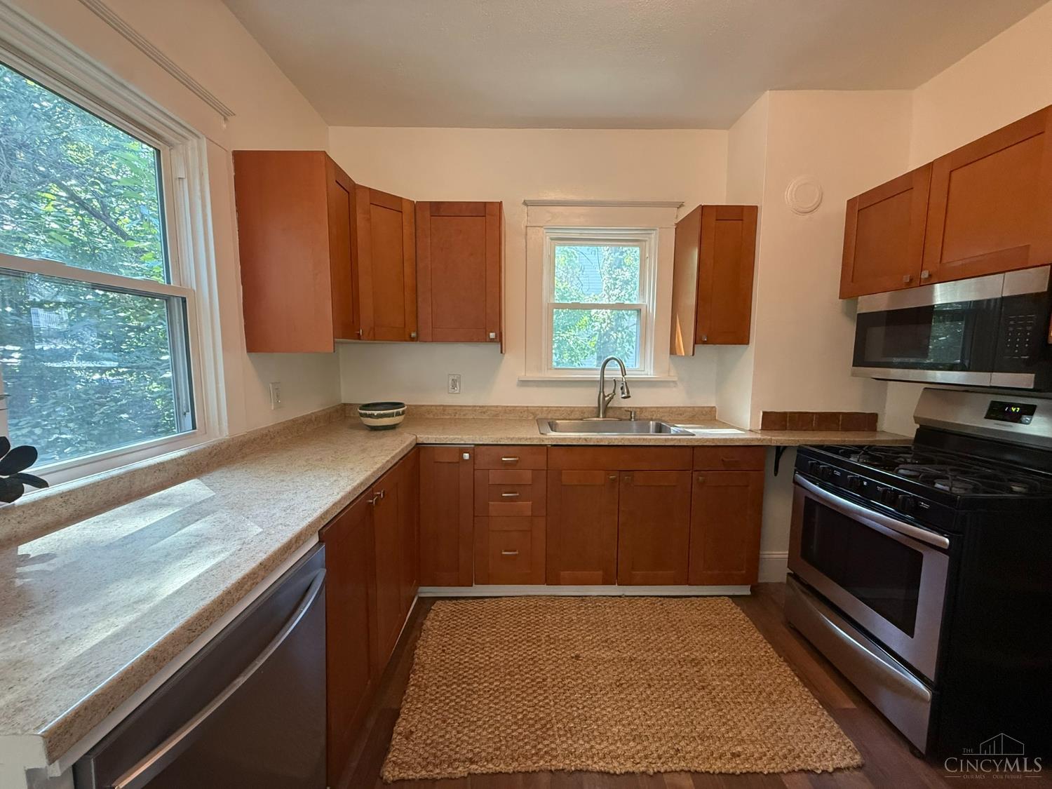 3038 Percy Avenue Property Photo 5