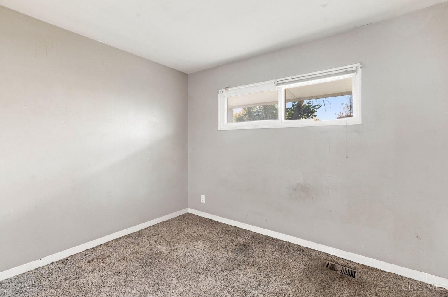 8769 Balboa Drive Property Photo 12