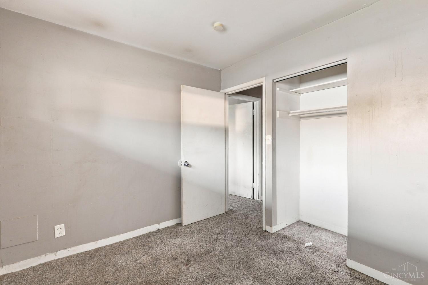 8769 Balboa Drive Property Photo 13