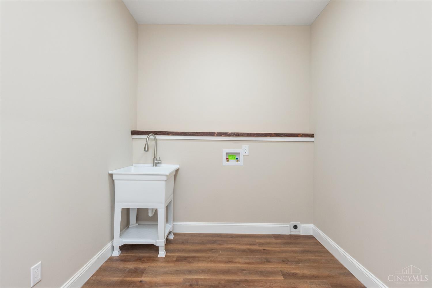 1354 Young Road Property Photo 23