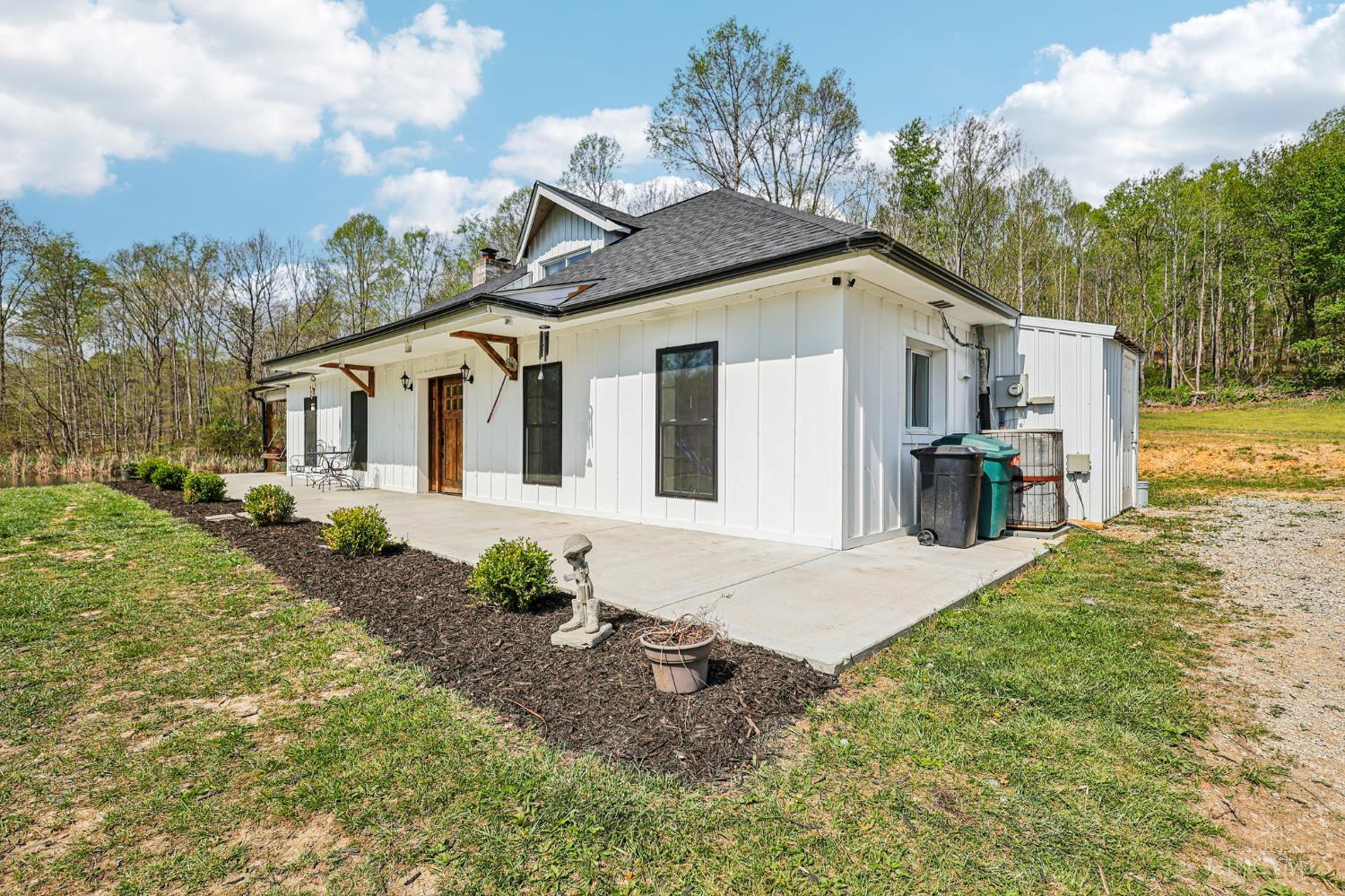 189 Hamilton Road Property Photo 7