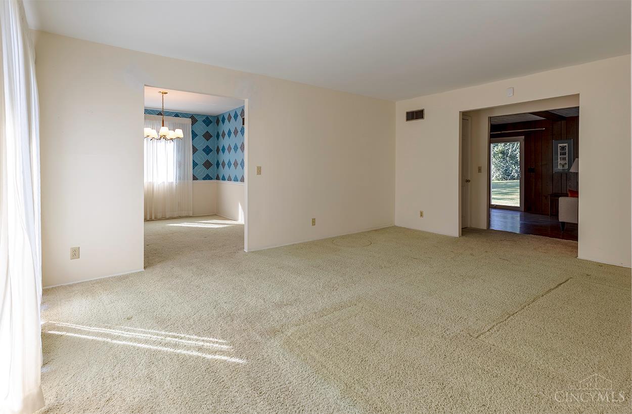 1585 Silverglade Court Property Photo 10
