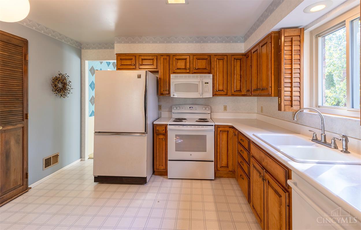 1585 Silverglade Court Property Photo 16