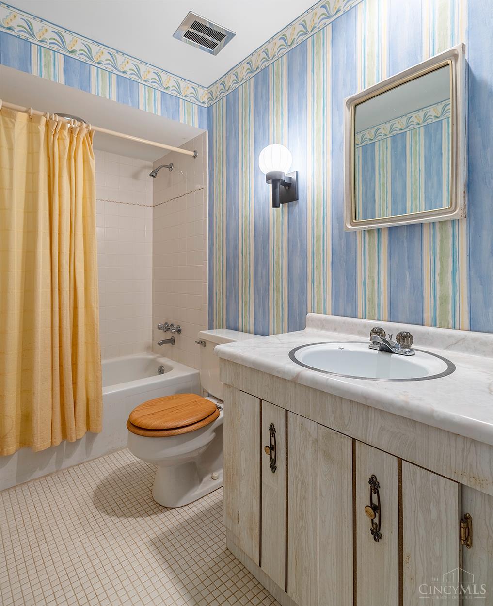 1585 Silverglade Court Property Photo 27