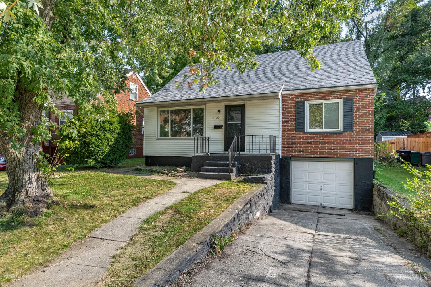 3129 West Tower Avenue Property Photo 2