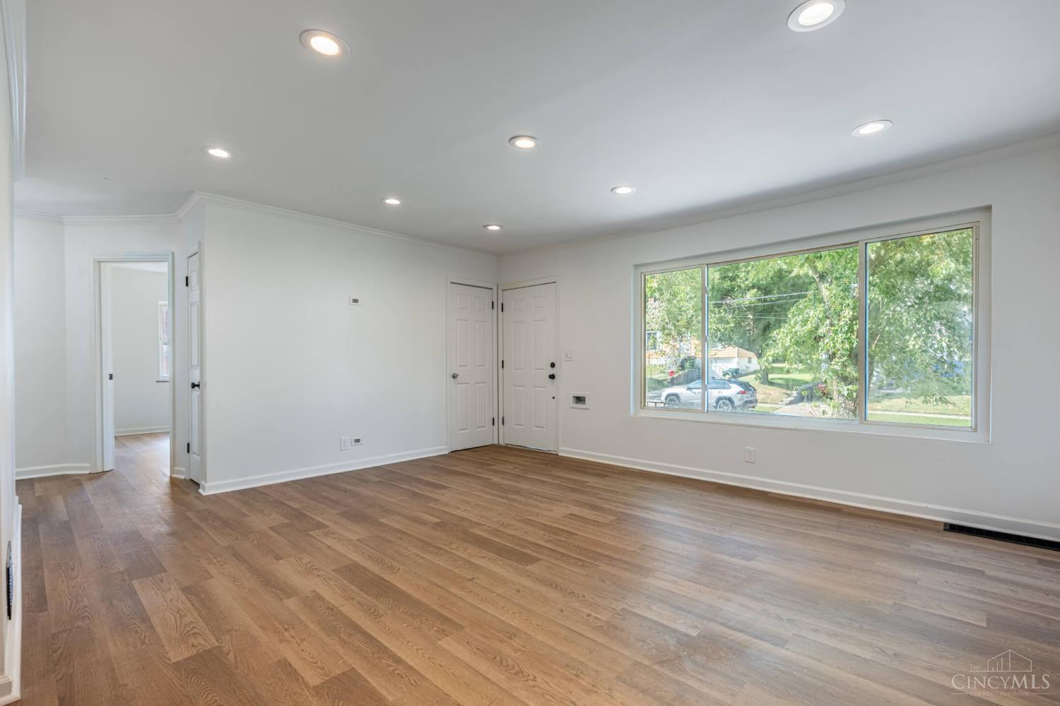 3129 West Tower Avenue Property Photo 4