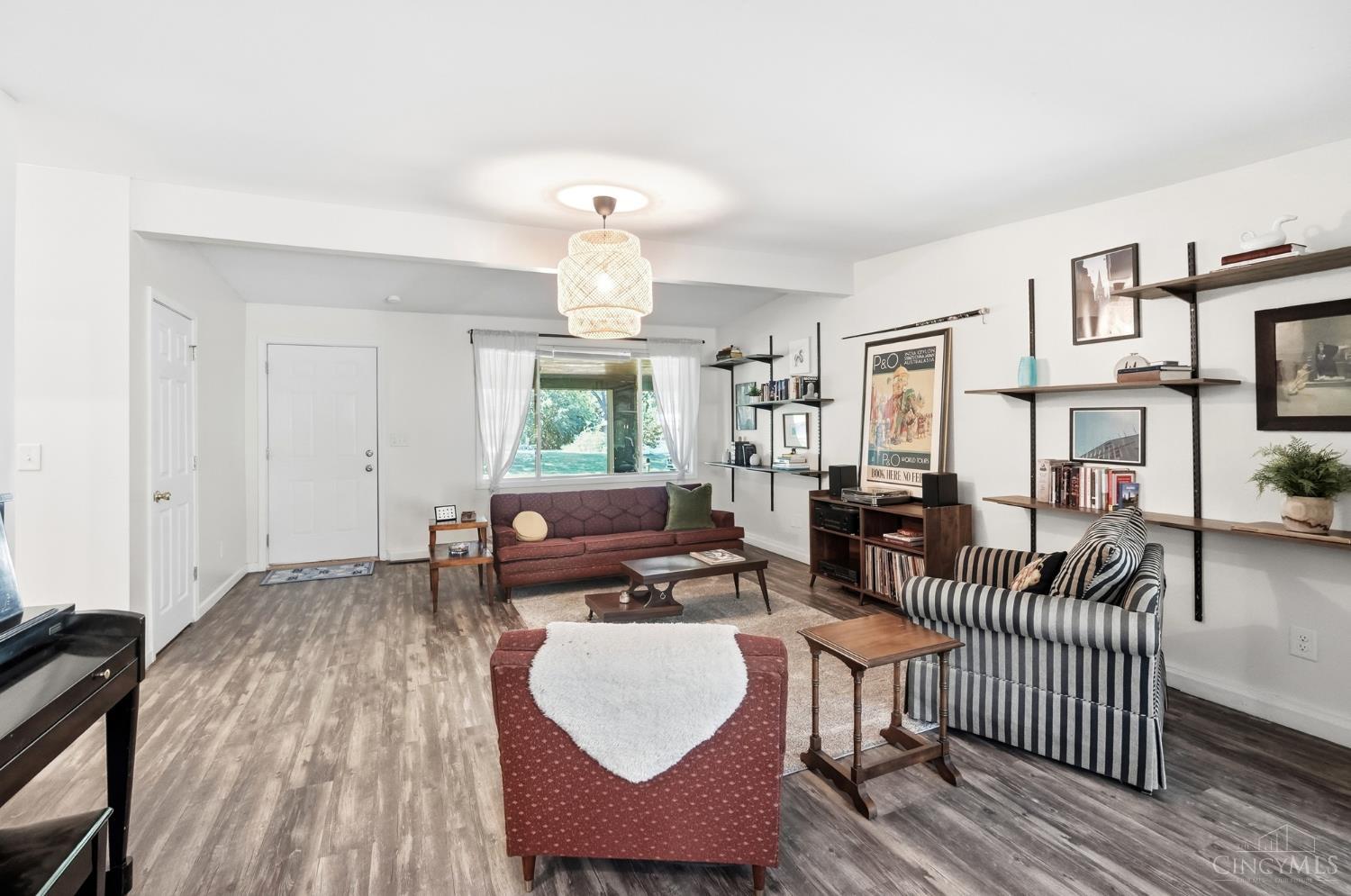 9084 Arrowhead Court Property Photo 8