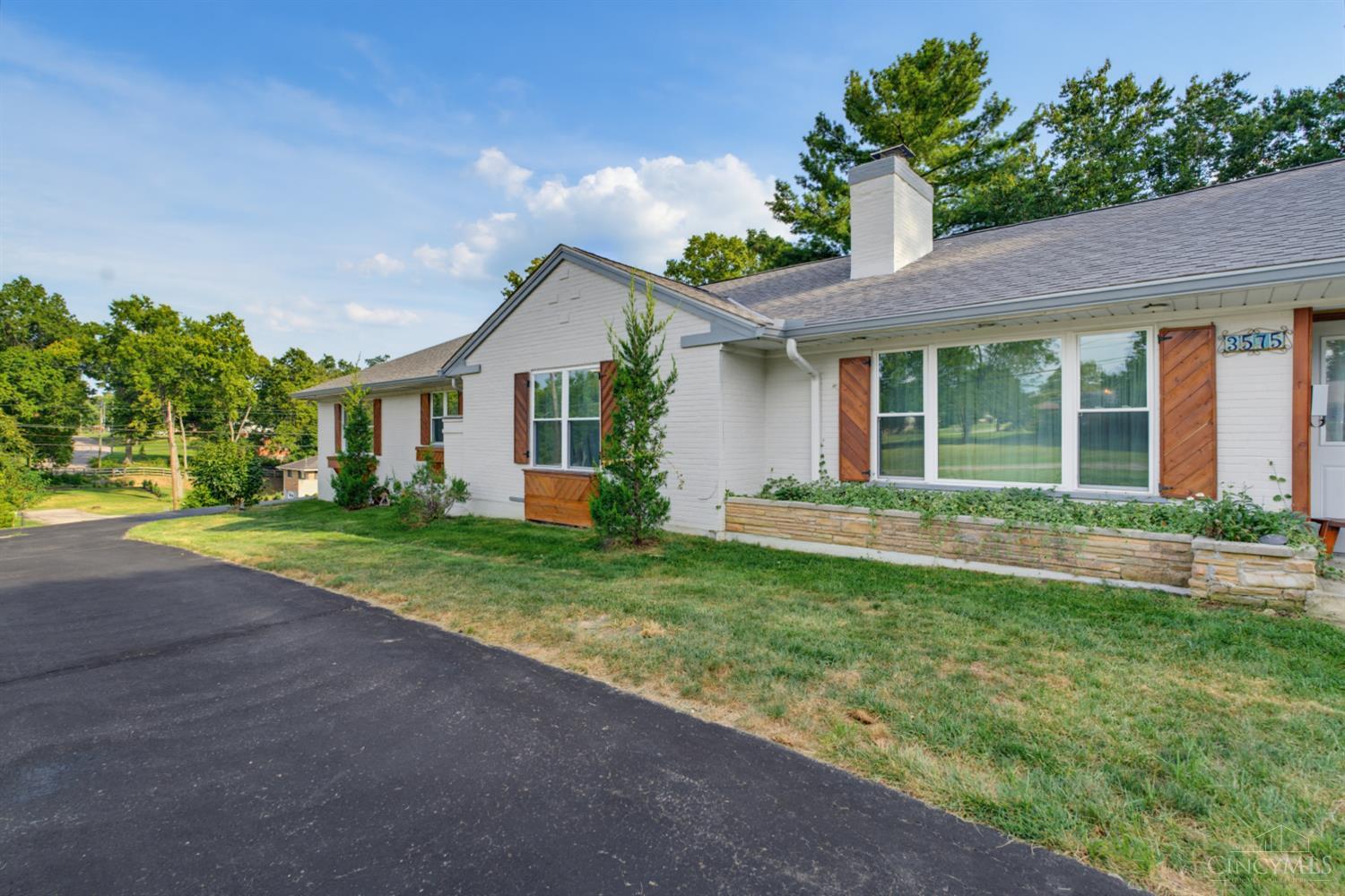 3575 Sorrento Drive Property Photo 4