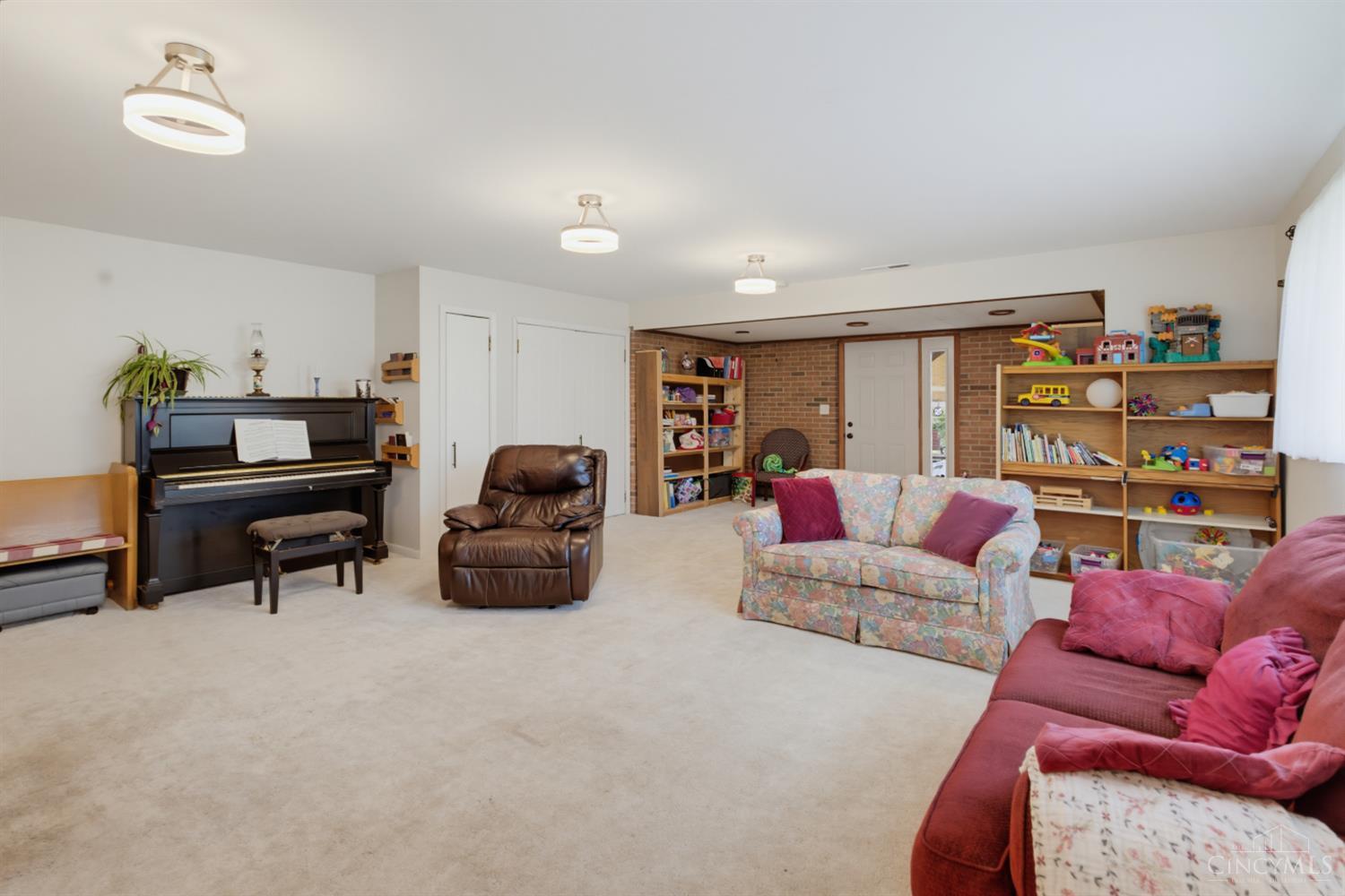 3575 Sorrento Drive Property Photo 25