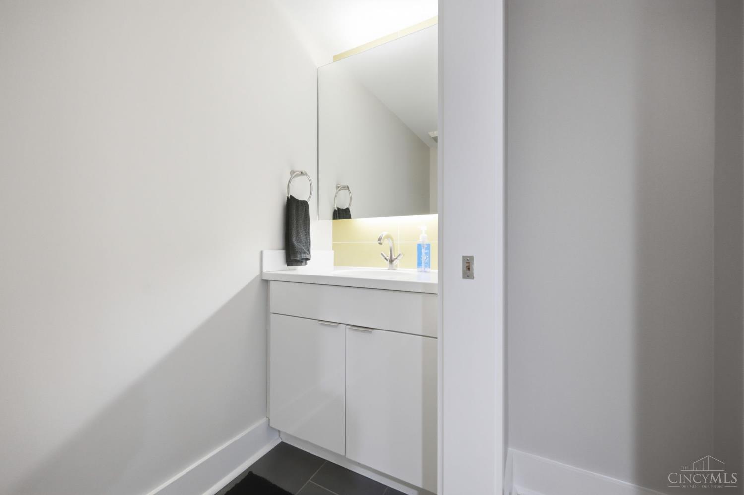 W 15 Fifteenth Street Property Photo 11
