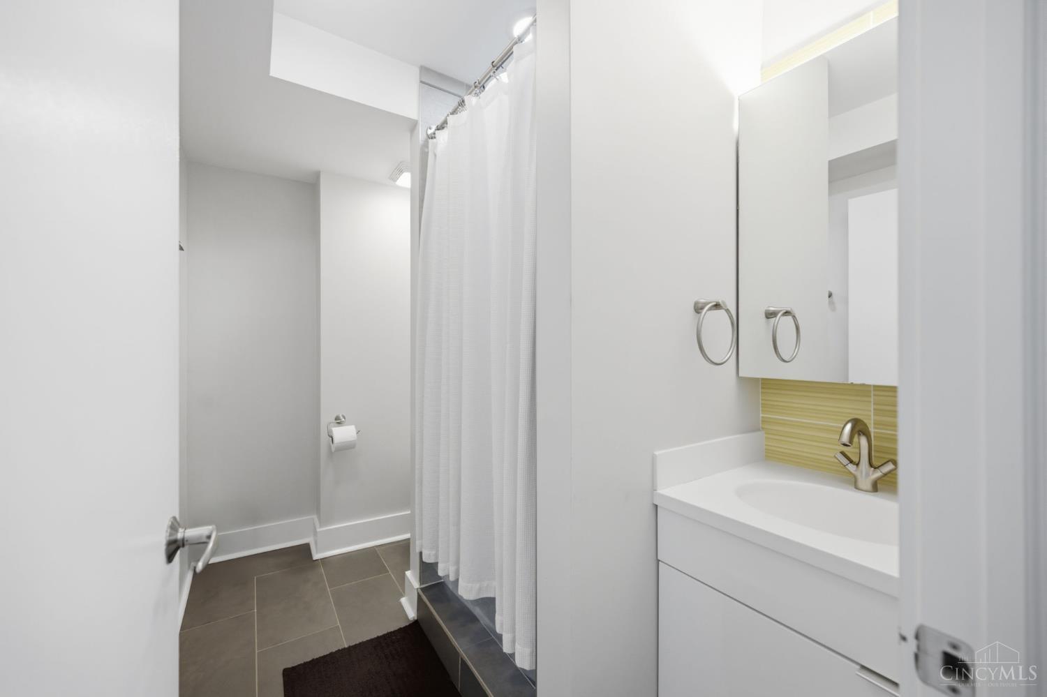 W 15 Fifteenth Street Property Photo 16