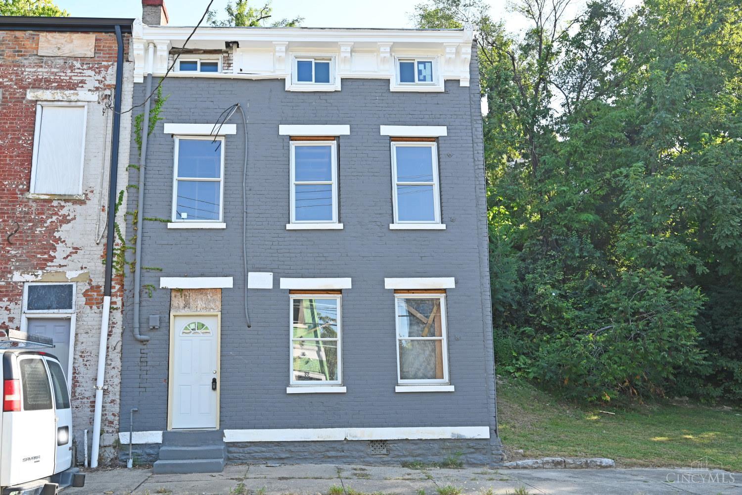 E 38 Clifton Avenue Property Photo 1