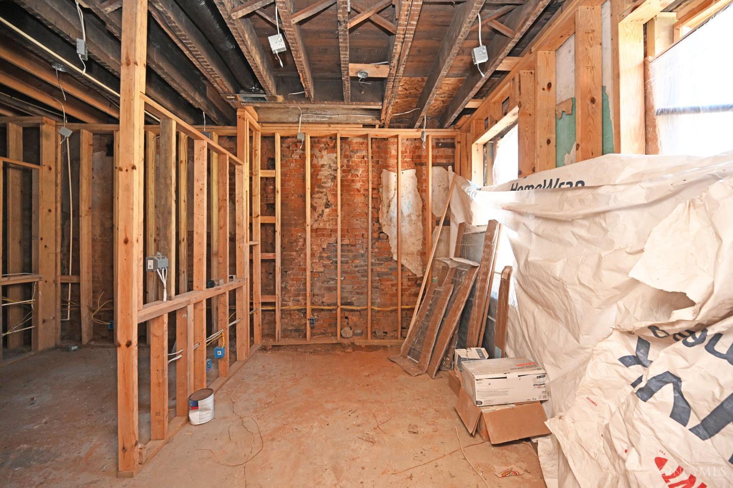 E 38 Clifton Avenue Property Photo 6
