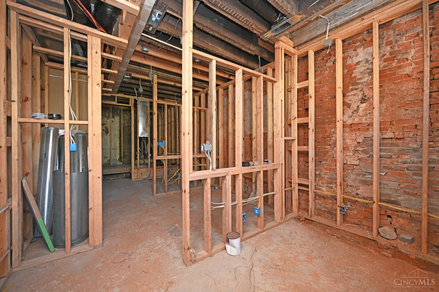 E 38 Clifton Avenue Property Photo 7